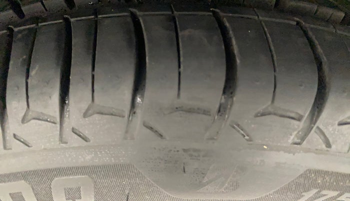 2016 Nissan Micra XV CVT, Petrol, Automatic, 30,916 km, Right Front Tyre Tread