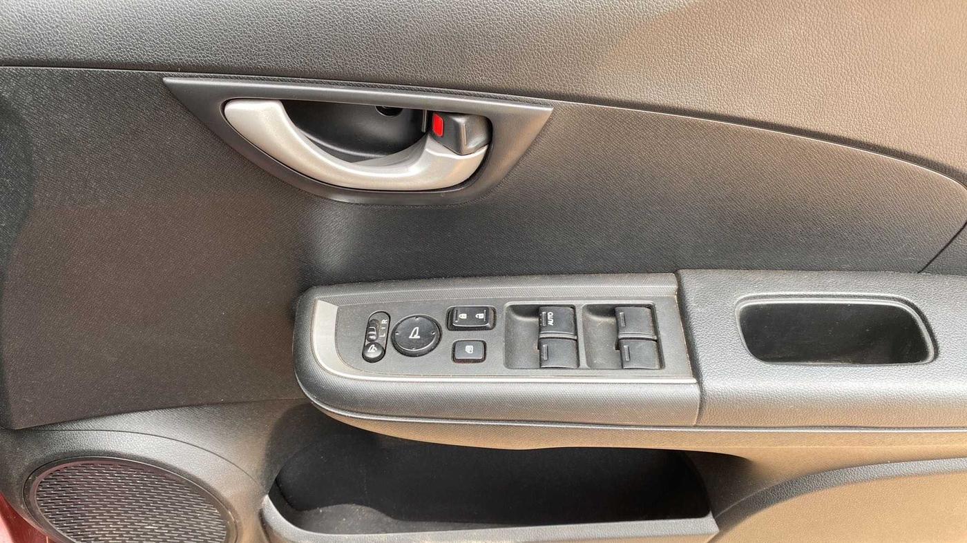 2018 Honda BR-V 1.5L I-VTEC V, Petrol, Manual, 37,010 km, Driver Side Door Panels Control