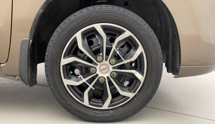 2012 Maruti Wagon R 1.0 VXI, Petrol, Manual, 95,377 km, Right Front Wheel