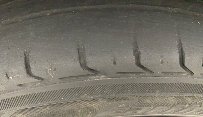 2012 Maruti Wagon R 1.0 VXI, Petrol, Manual, 95,377 km, Left Front Tyre Tread