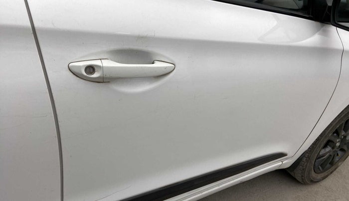 2019 Hyundai Elite i20 SPORTZ PLUS 1.2, Petrol, Manual, 60,403 km, Driver-side door - Minor scratches