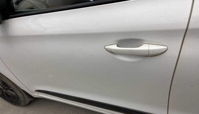 2019 Hyundai Elite i20 SPORTZ PLUS 1.2, Petrol, Manual, 60,403 km, Front passenger door - Minor scratches
