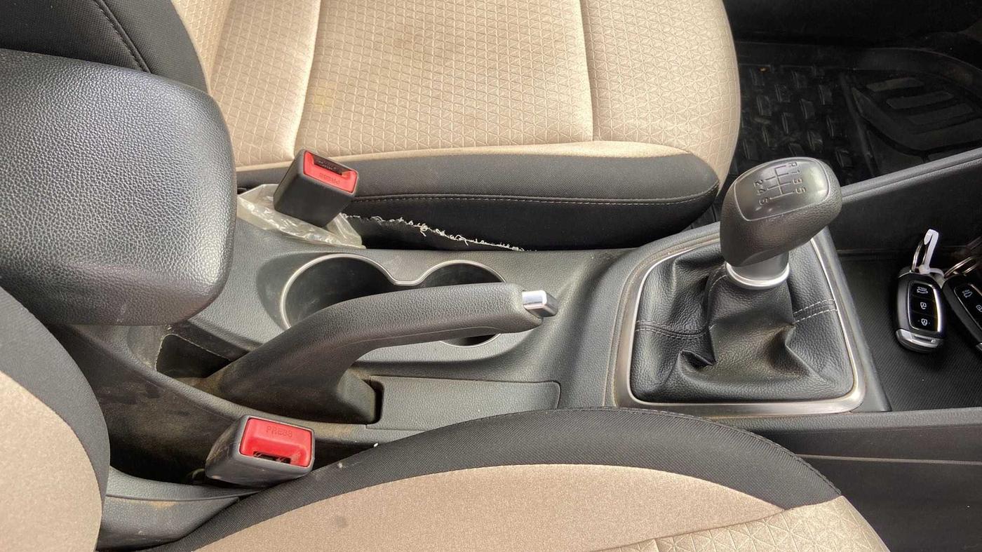 2019 Hyundai Verna 1.6 VTVT SX, Petrol, Manual, 20,638 km, Gear Lever