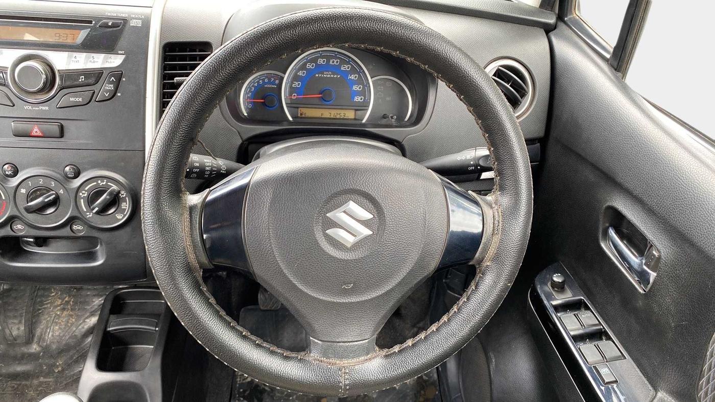 2015 Maruti Wagon R Stingray VXI, Petrol, Manual, 71,343 km, Steering Wheel Close Up
