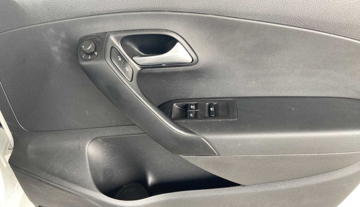 2022 Volkswagen Polo COMFORTLINE 1.0L TSI, Petrol, Manual, 14,526 km, Driver Side Door Panels Control