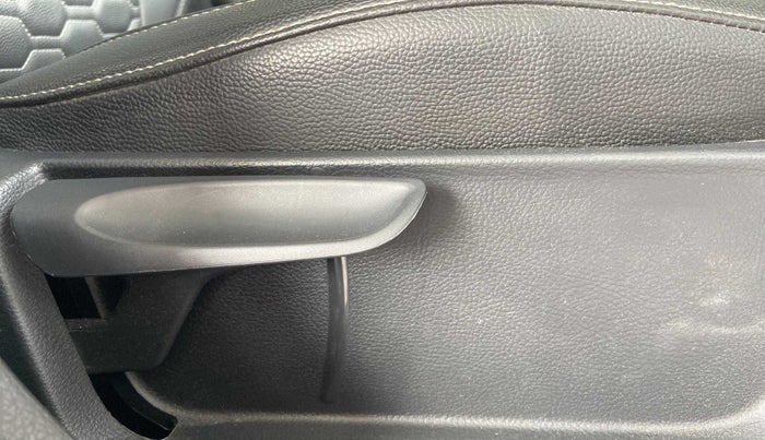 2022 Volkswagen Polo COMFORTLINE 1.0L TSI, Petrol, Manual, 14,526 km, Driver Side Adjustment Panel