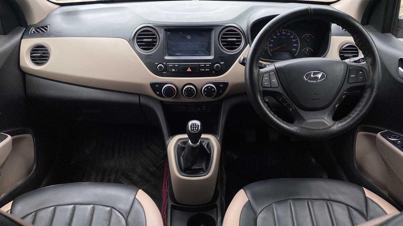 2017 Hyundai Grand i10 SPORTZ (O) 1.2 KAPPA VTVT, Petrol, Manual, 64,064 km, Dashboard