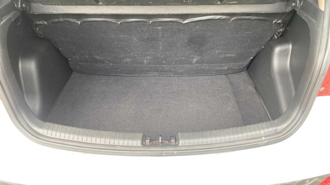 2017 Hyundai Grand i10 SPORTZ (O) 1.2 KAPPA VTVT, Petrol, Manual, 64,064 km, Boot Inside