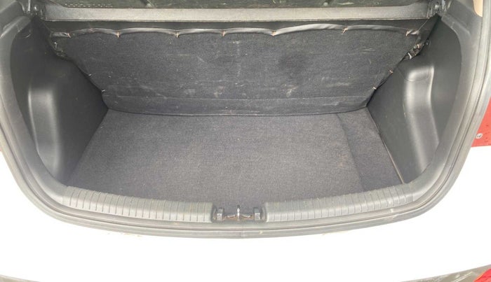2017 Hyundai Grand i10 SPORTZ (O) 1.2 KAPPA VTVT, Petrol, Manual, 64,064 km, Boot Inside