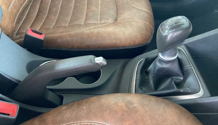 2018 Hyundai Verna 1.6 VTVT SX, Petrol, Manual, 85,607 km, Gear Lever