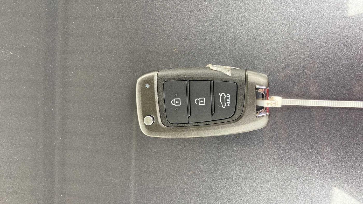 2018 Hyundai Verna 1.6 VTVT SX, Petrol, Manual, 85,607 km, Key Close Up