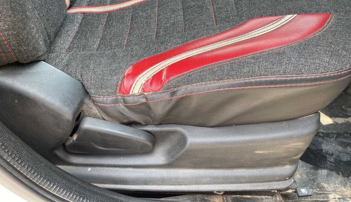 2018 Renault Kwid RXT 1.0, Petrol, Manual, 49,579 km, Driver Side Adjustment Panel