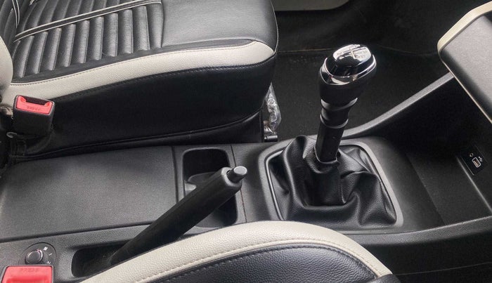 2019 Renault TRIBER RXT, Petrol, Manual, 17,602 km, Gear Lever