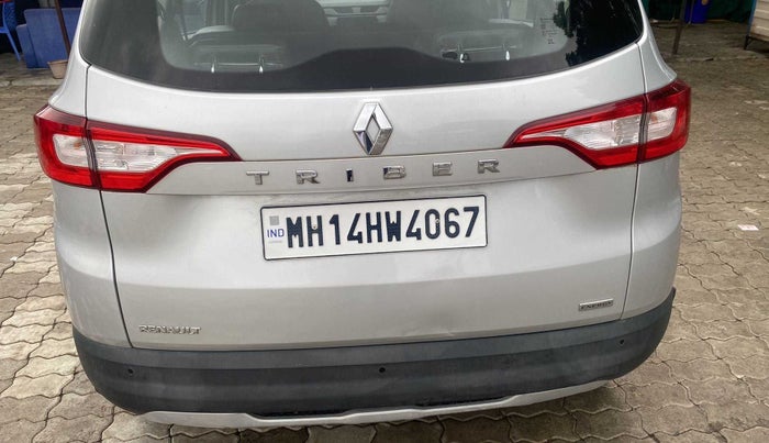 2019 Renault TRIBER RXT, Petrol, Manual, 17,602 km, Dicky (Boot door) - Slightly dented