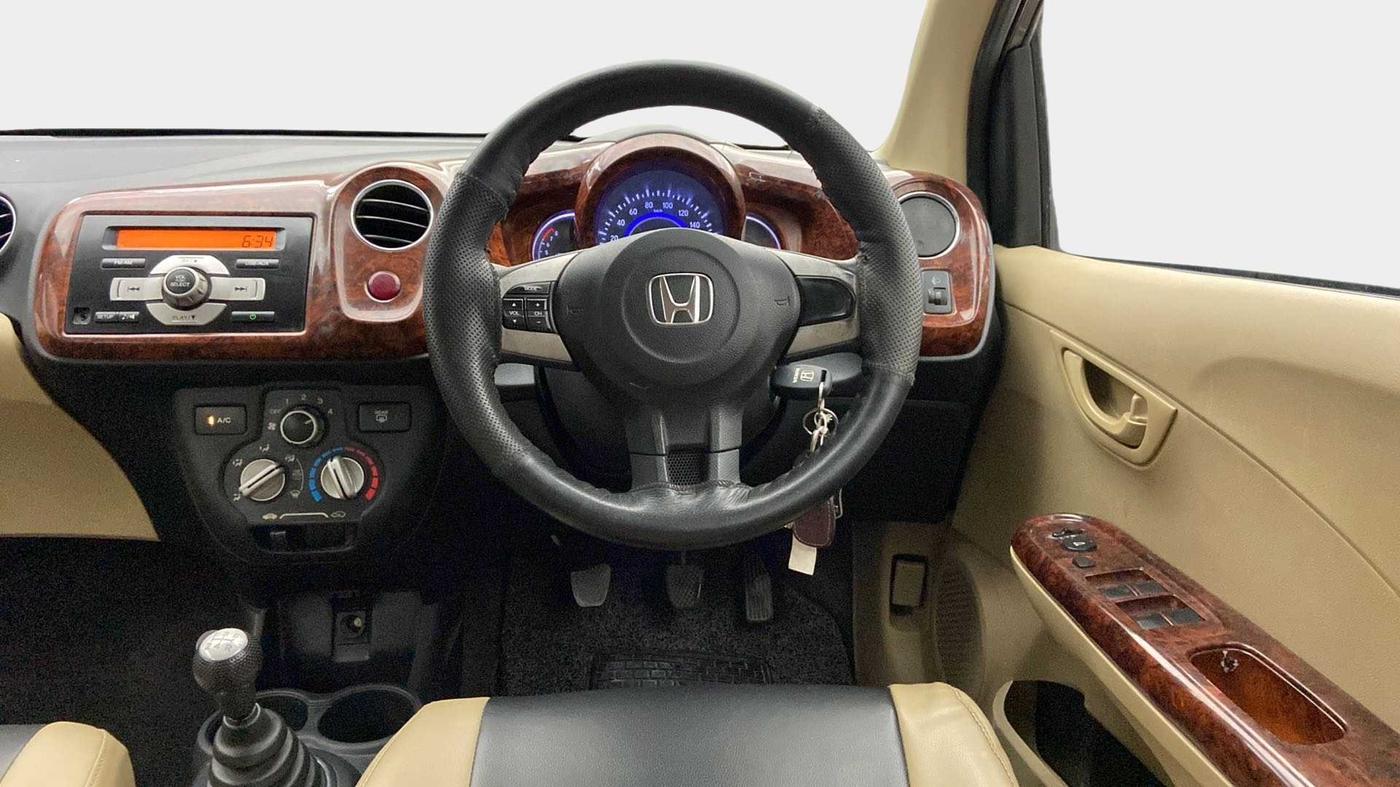 2015 Honda Brio S MT, Petrol, Manual, 85,545 km, Steering Wheel Close Up