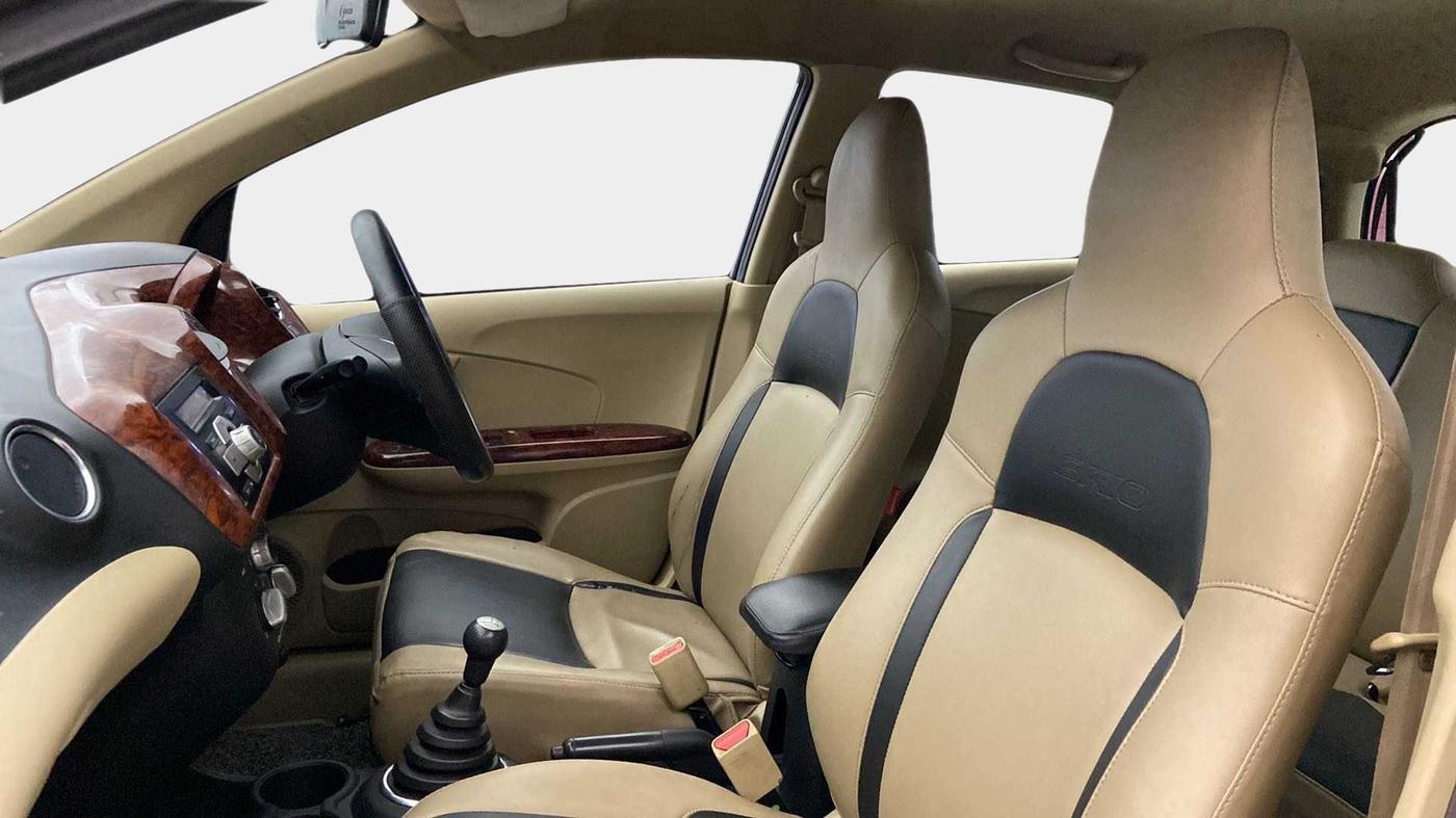 2015 Honda Brio S MT, Petrol, Manual, 85,545 km, Right Side Front Door Cabin