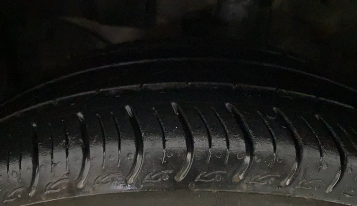 2019 Honda Amaze 1.2L I-VTEC VX, CNG, Manual, 74,742 km, Left Front Tyre Tread