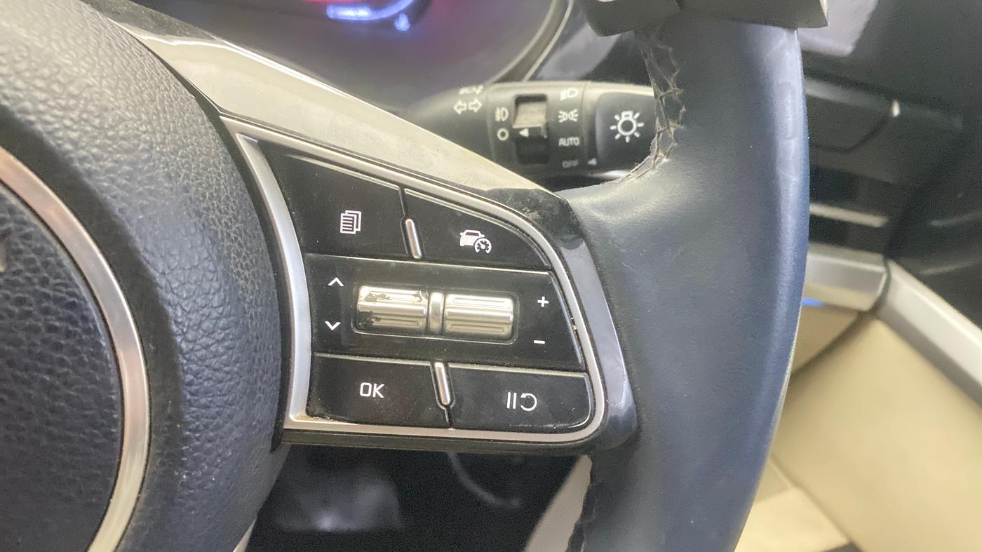 2022 KIA CARENS LUXURY PLUS 1.4 PETROL 7 STR, Petrol, Manual, 44,222 km, Adaptive Cruise Control