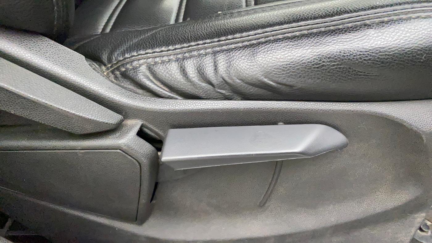 2016 Ford Ecosport TITANIUM 1.5L DIESEL, Diesel, Manual, 1,06,995 km, Driver Side Adjustment Panel