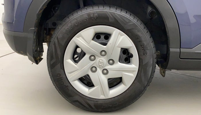 2022 Hyundai VENUE SX 1.2 PETROL, Petrol, Manual, 10,642 km, Right Rear Wheel