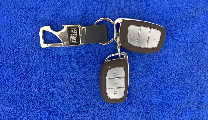 2022 Hyundai VENUE SX 1.2 PETROL, Petrol, Manual, 10,642 km, Key Close Up