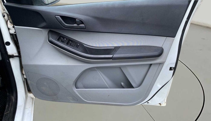 2022 Tata Tiago XM CNG, CNG, Manual, 38,244 km, Driver Side Door Panels Control