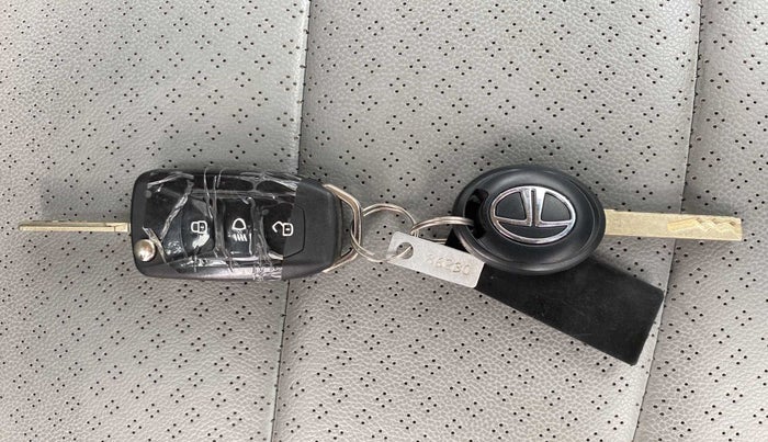 2023 Tata Tiago XZA PLUS PETROL, Petrol, Automatic, 2,280 km, Key Close Up