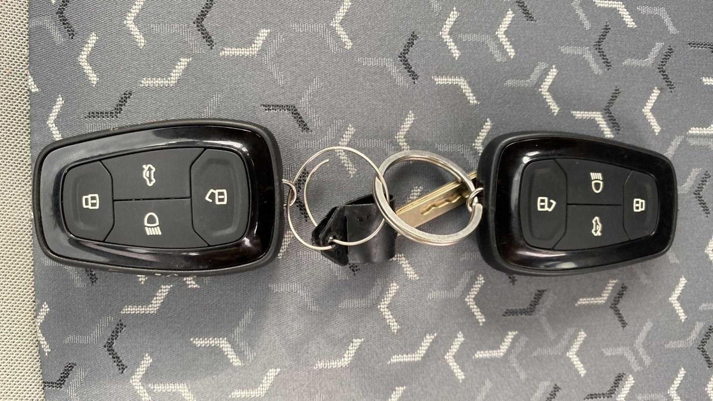 2020 Tata TIGOR XZA PLUS PETROL, Petrol, Automatic, 33,984 km, Key Close Up