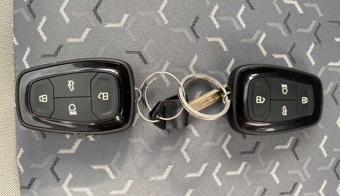 2020 Tata TIGOR XZA PLUS PETROL, Petrol, Automatic, 33,984 km, Key Close Up