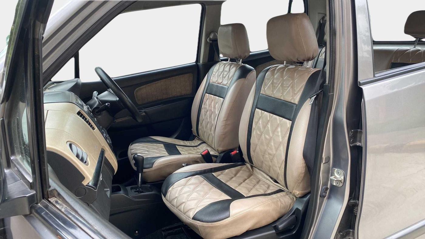 2018 Maruti Wagon R 1.0 VXI AMT, Petrol, Automatic, 68,018 km, Right Side Front Door Cabin