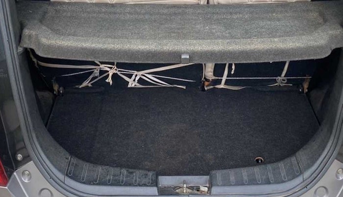 2018 Maruti Wagon R 1.0 VXI AMT, Petrol, Automatic, 68,018 km, Boot Inside