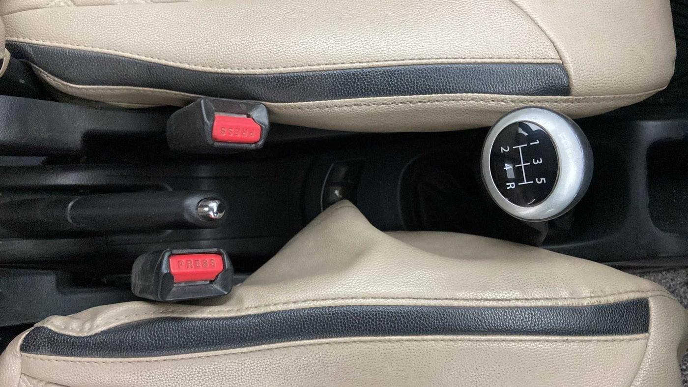 2017 Maruti Wagon R 1.0 VXI+ (O) MT, Petrol, Manual, 93,066 km, Gear Lever