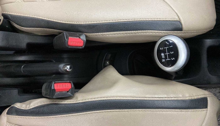 2017 Maruti Wagon R 1.0 VXI+ (O) MT, Petrol, Manual, 93,066 km, Gear Lever