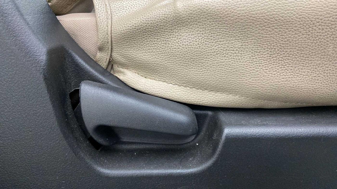 2017 Maruti Wagon R 1.0 VXI+ (O) MT, Petrol, Manual, 93,066 km, Driver Side Adjustment Panel