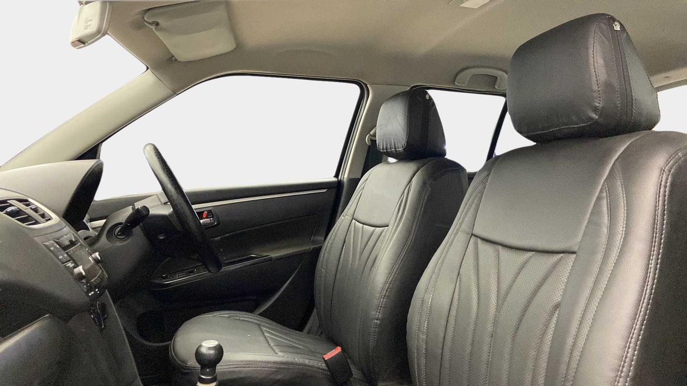2017 Maruti Swift VXI, CNG, Manual, 87,820 km, Right Side Front Door Cabin