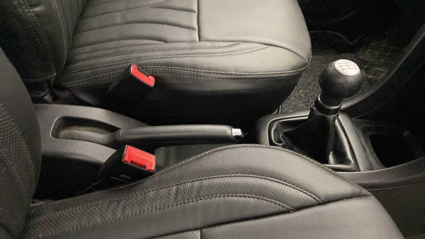 2017 Maruti Swift VXI, CNG, Manual, 87,820 km, Gear Lever