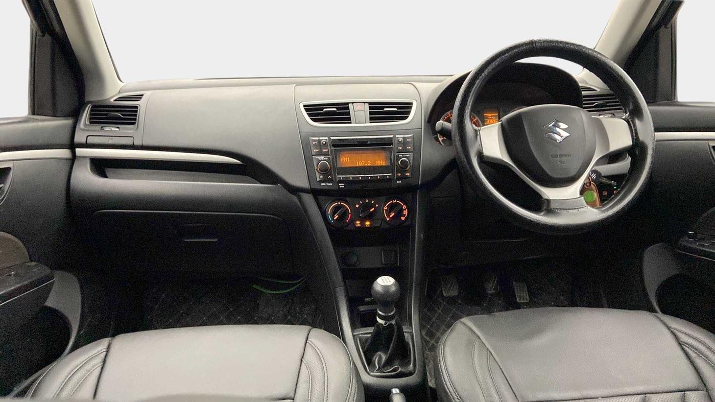 2017 Maruti Swift VXI, CNG, Manual, 87,820 km, Dashboard