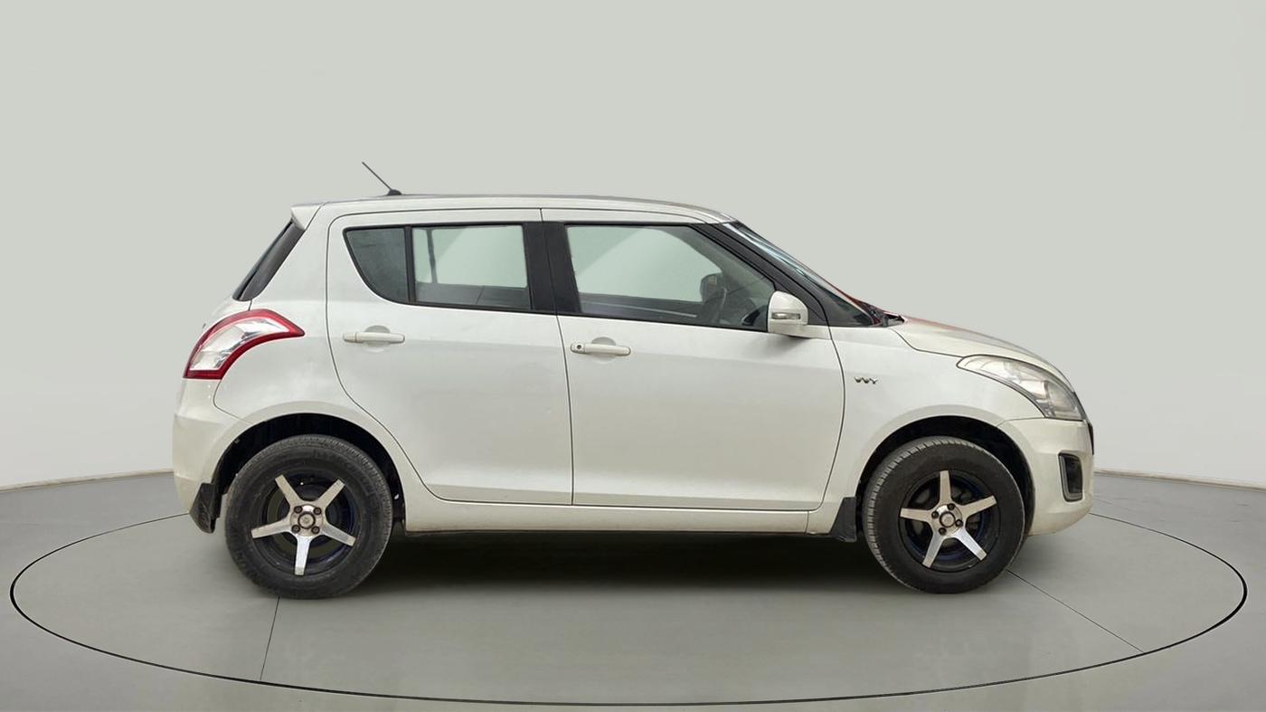 2017 Maruti Swift VXI, CNG, Manual, 87,820 km, Right Side View