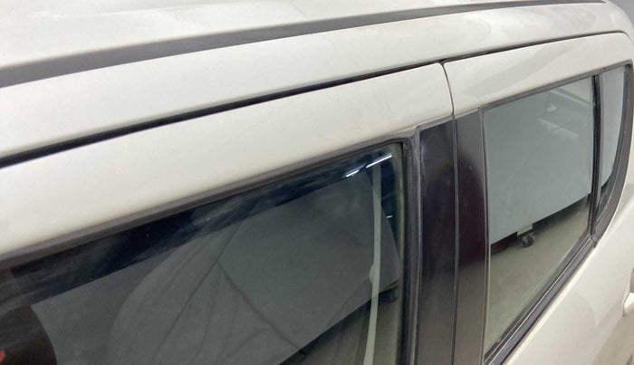 2017 Maruti Swift VXI, Petrol, Manual, 87,820 km, Left B pillar - Slight discoloration