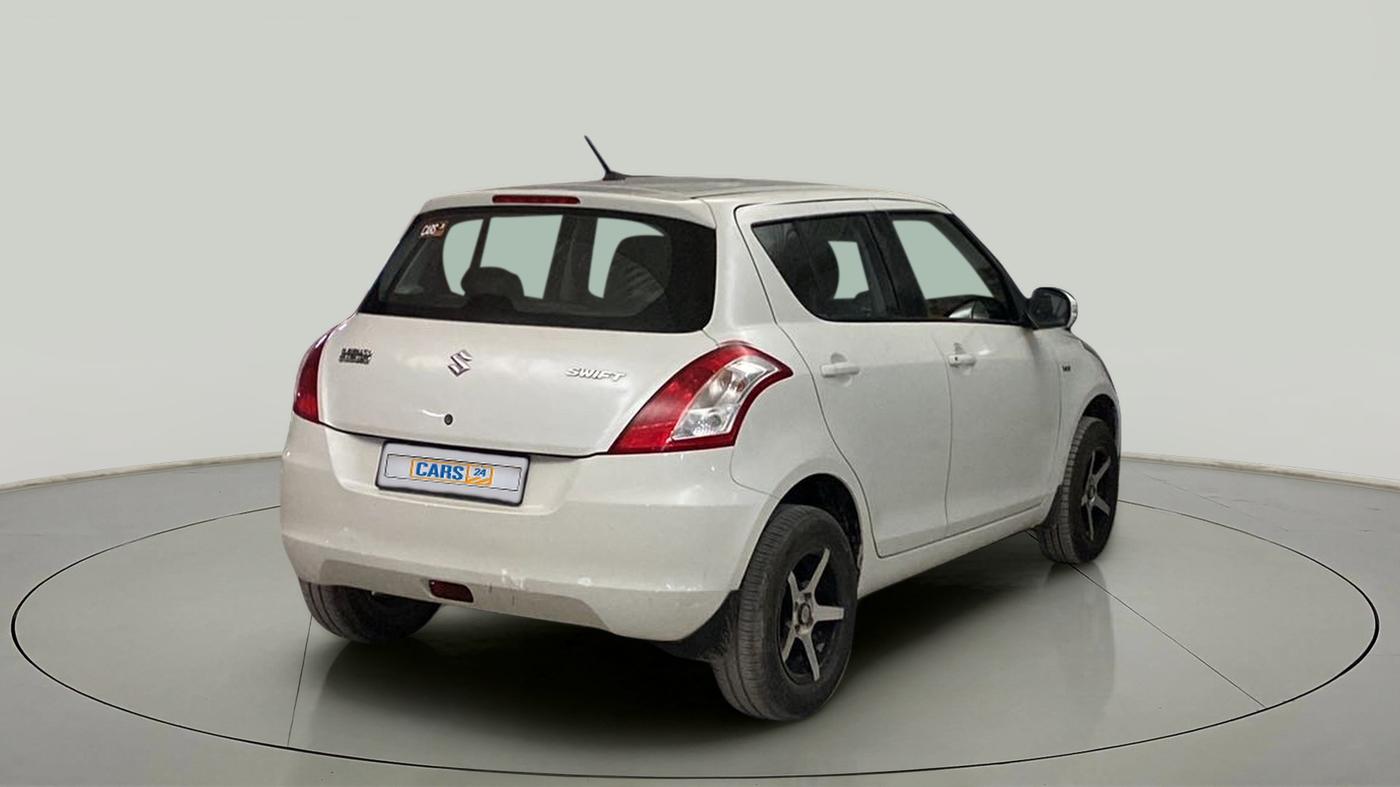 2017 Maruti Swift VXI, CNG, Manual, 87,820 km, Right Back Diagonal