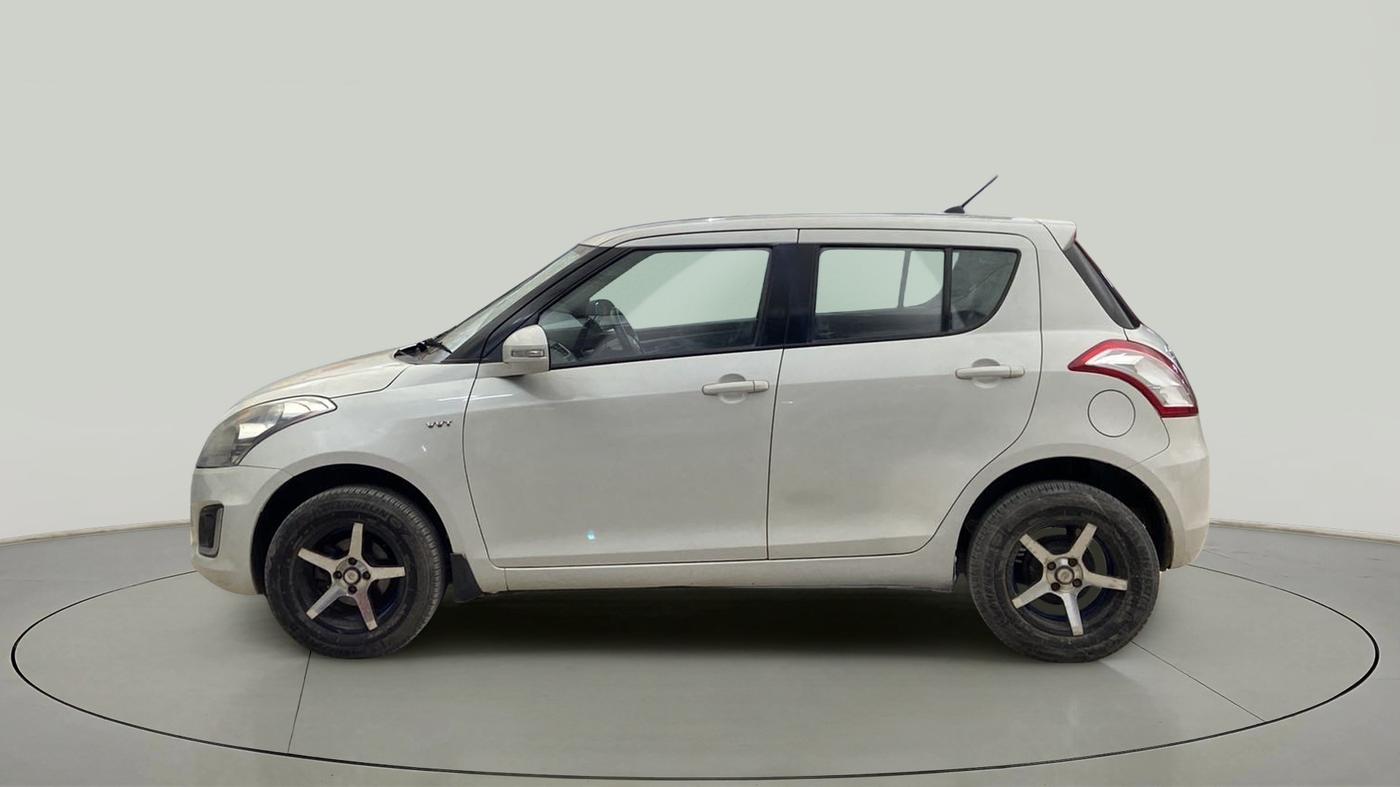 2017 Maruti Swift VXI, CNG, Manual, 87,820 km, Left Side