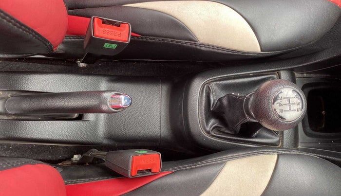 2013 Maruti Swift ZXI, Petrol, Manual, 30,359 km, Gear Lever