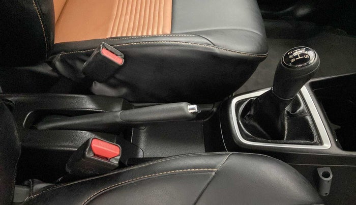 2018 Maruti Swift ZXI PLUS, Petrol, Manual, 21,805 km, Gear Lever