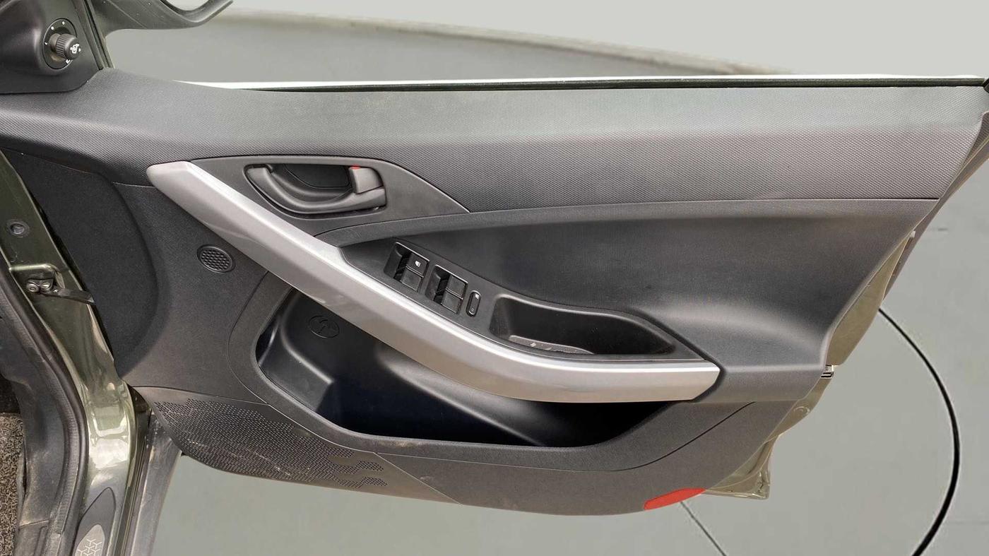 2022 Tata NEXON XM PETROL, Petrol, Manual, 6,217 km, Driver Side Door Panels Control
