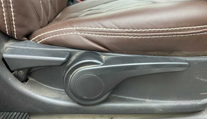 2019 Tata Tiago XZ PLUS PETROL, Petrol, Manual, 54,927 km, Driver Side Adjustment Panel