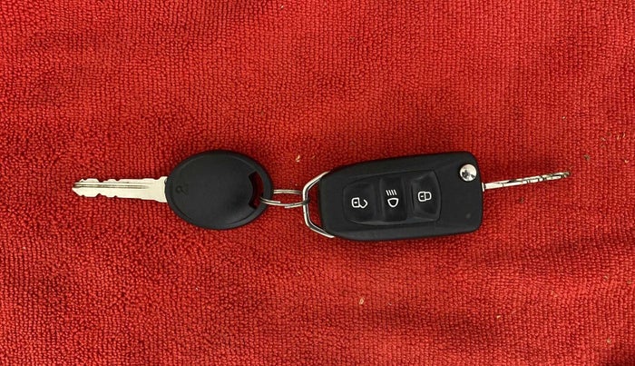 2019 Tata Tiago XZ PLUS PETROL, Petrol, Manual, 54,927 km, Key Close Up