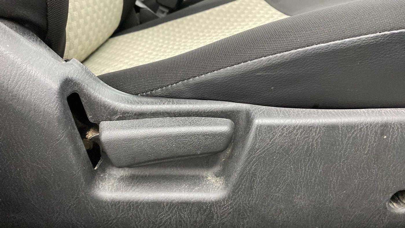 2020 Maruti Alto LXI, Petrol, Manual, 62,586 km, Driver Side Adjustment Panel