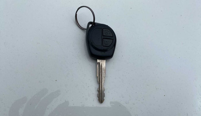 2014 Maruti Swift VXI, Petrol, Manual, 72,798 km, Key Close Up