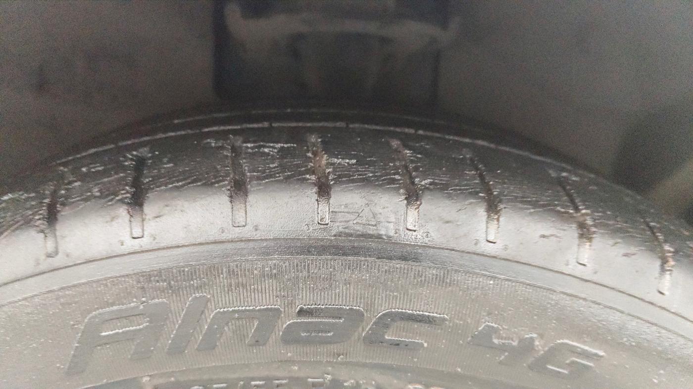 2019 Ford Figo Aspire TITANIUM 1.5 PETROL AT, Petrol, Automatic, 36,713 km, Right Front Tyre Tread