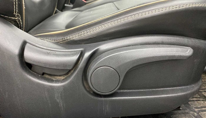 2017 Hyundai Creta SX PLUS 1.6 PETROL, Petrol, Manual, 47,231 km, Driver Side Adjustment Panel